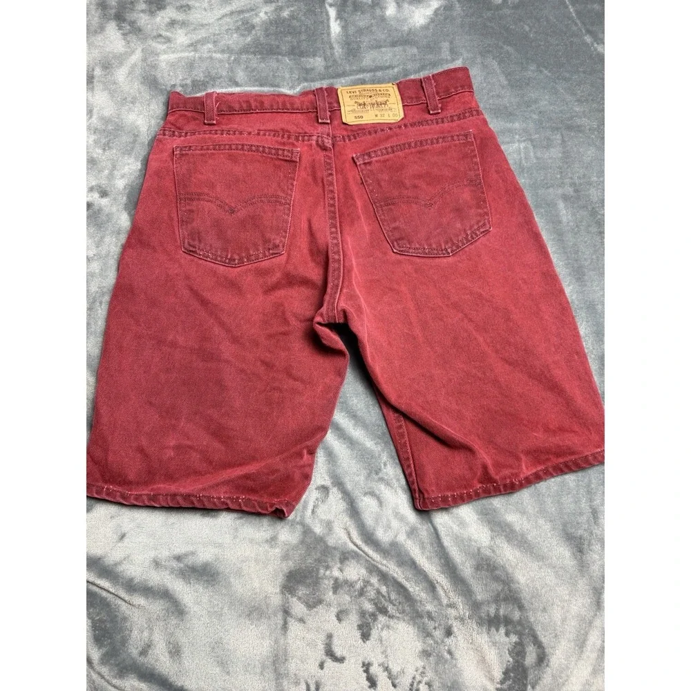 Levis smoke pet